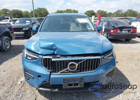 2024 Volvo Xc40 B5 Core Bright Theme z USA, uszkodzony, nr VIN YV4L12UK6R2374189